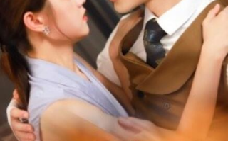 短剧《闪婚后顾医生他禁欲又多金（62集全）》免费观看