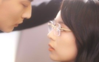 短剧《爱上姐姐的初恋男友（24集全）》免费观看