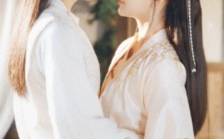 短剧《开局婢女靠演唱会权倾朝野（75集全）》免费观看