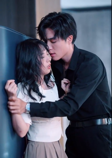 短剧《许你光芒万丈(100集全)》免费观看-第1张图片-力界网 短剧《许你光芒万丈(100集全)》免费观看-第1张图片-力界网